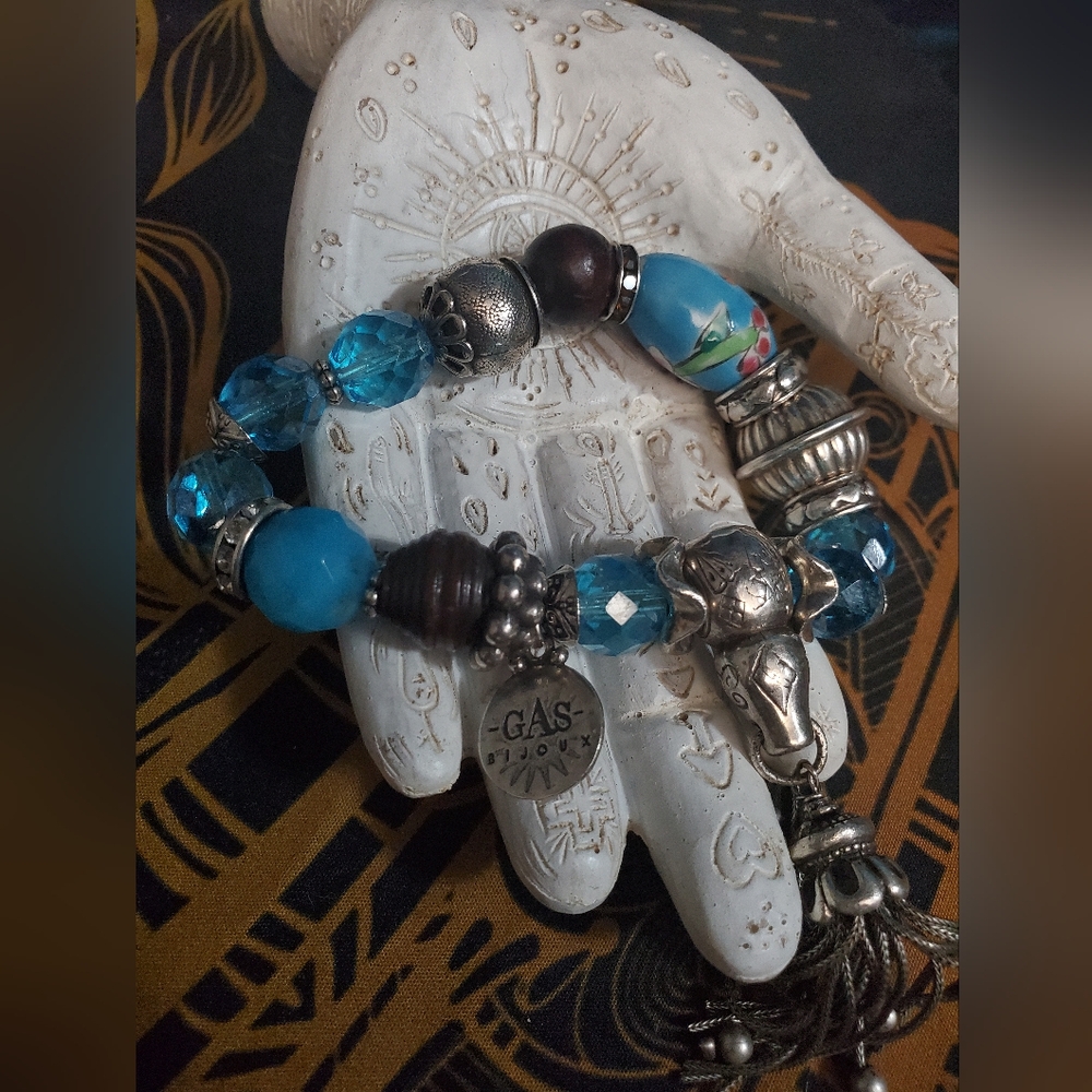 **RARE FIND** Stunning Gas Bijoux blue beaded bracelet in perfect condition